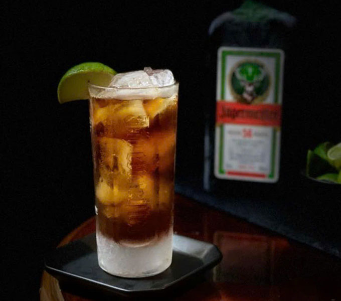 3 cách pha rượu jagermeister ngon bá cháy tại nhà! 3 cách pha rượu jagermeister ngon bá cháy tại nhà!