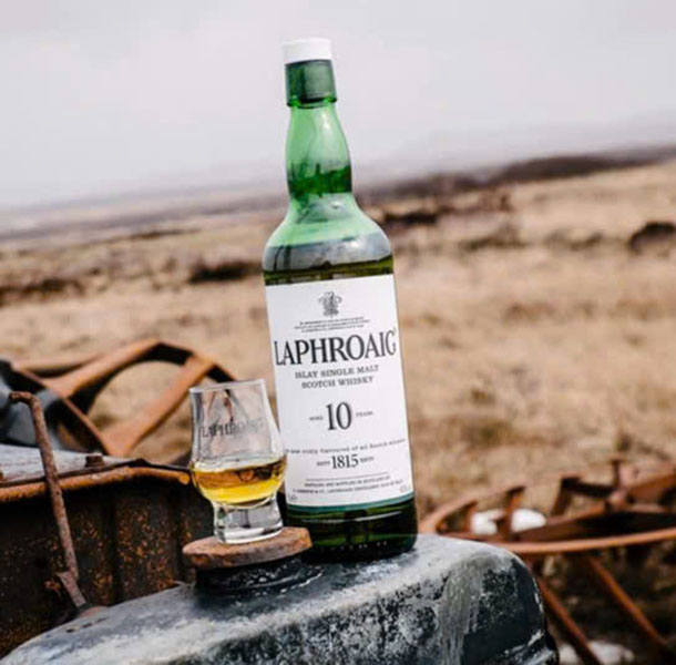 đánh giá rượu laphroaig: thứ rượu khói đậm đặc từ vùng Islay đánh giá rượu laphroaig: thứ rượu khói đậm đặc từ vùng Islay