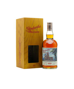 Glenfarclas 2000 - the millennium cask: nhà thờ đức bà