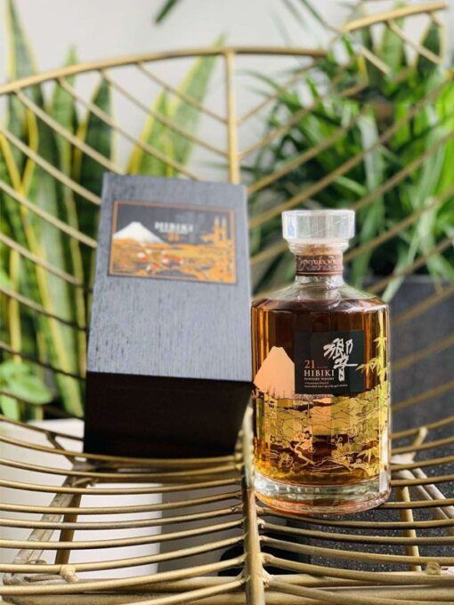 ruou-whisky-hibiki-21-nam-old-limited-edition-1-510x680