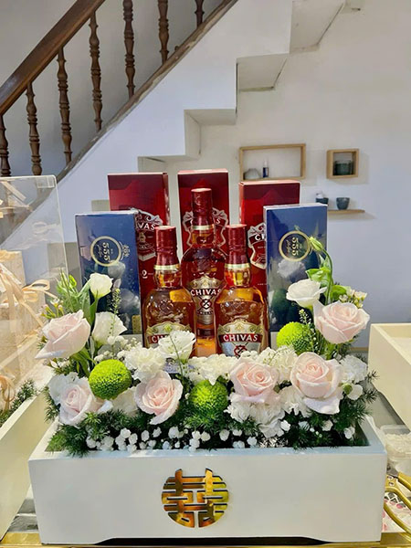 set quà tết rượu chivas giá bao nhiêu?