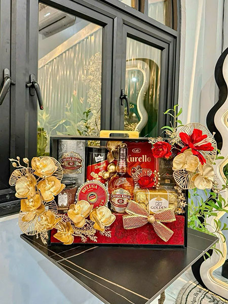 set quà tết rượu chivas giá bao nhiêu?