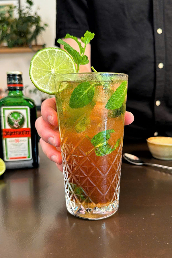 jägermeister: nguồn gốc, hương vị và công thức pha chế